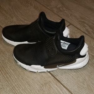 Black Leather Nike Shoes